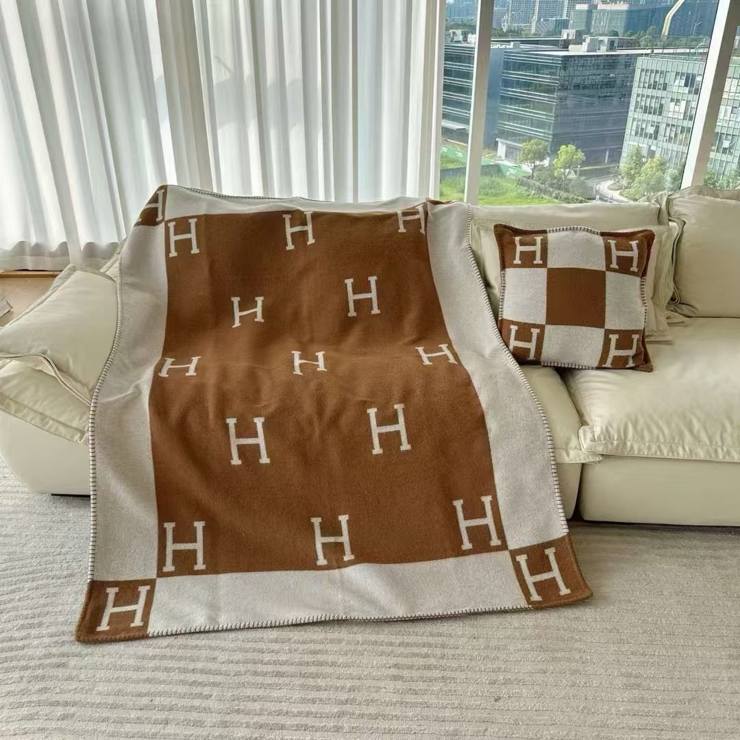 Hermes Blanket, Master Quality with different colors available. - Image 2 of 6